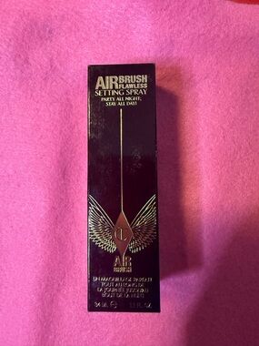 Charlotte Tilbury Airbrush Flawless Setting Spray - Black & Gold